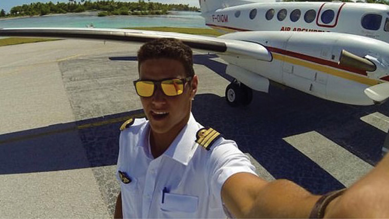 Pilot Tetu Kouro selfie