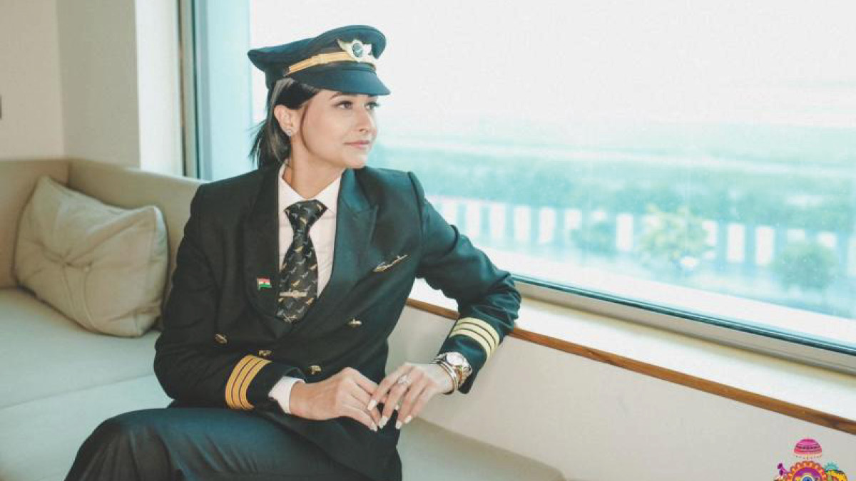 Pilot laxmi in uniform